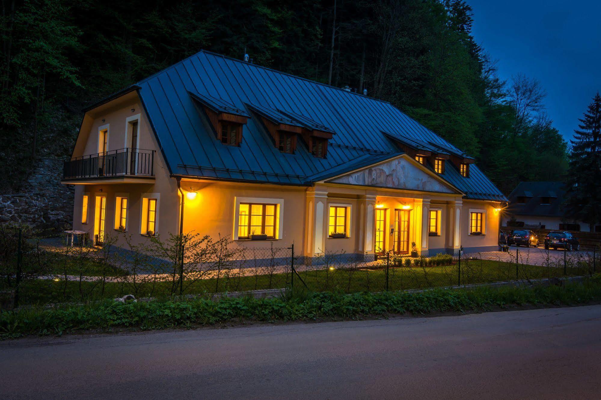 Apartmany Weissov Dom Banská Štiavnica Екстериор снимка